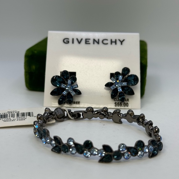 In original packaging GIVENCHY bracelet and earrings set - Picture 4 of 8